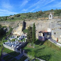 Iglesia rupestre Románica