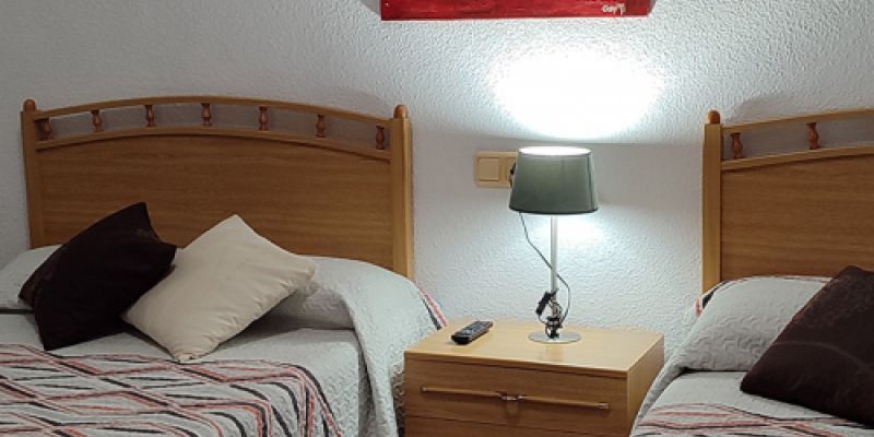 Detalle cuadro habitación Hostal La Llave