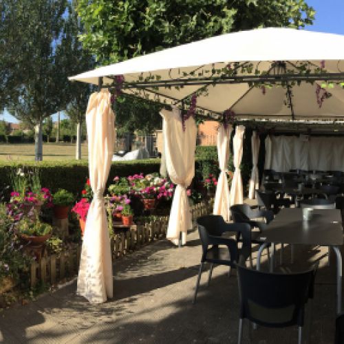 Terraza soleada Hostal la Llave